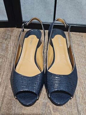 J.Renee Navy Textured Peep-Toe Slingback Block Heels Size 9